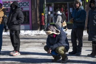 Federal Agents Stopped EMT From Giving Alex Pretti First Aid